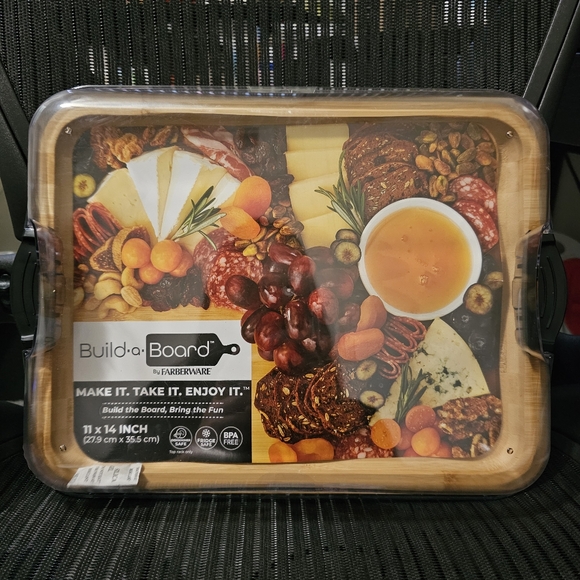New Farberware Build-a-Board Charcuterie Board with Lid - Picture 1 of 2